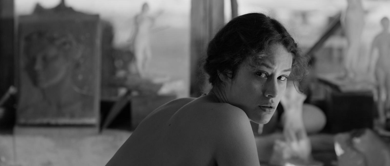 //www.occitanie-films.netUne jeune femme pose nue